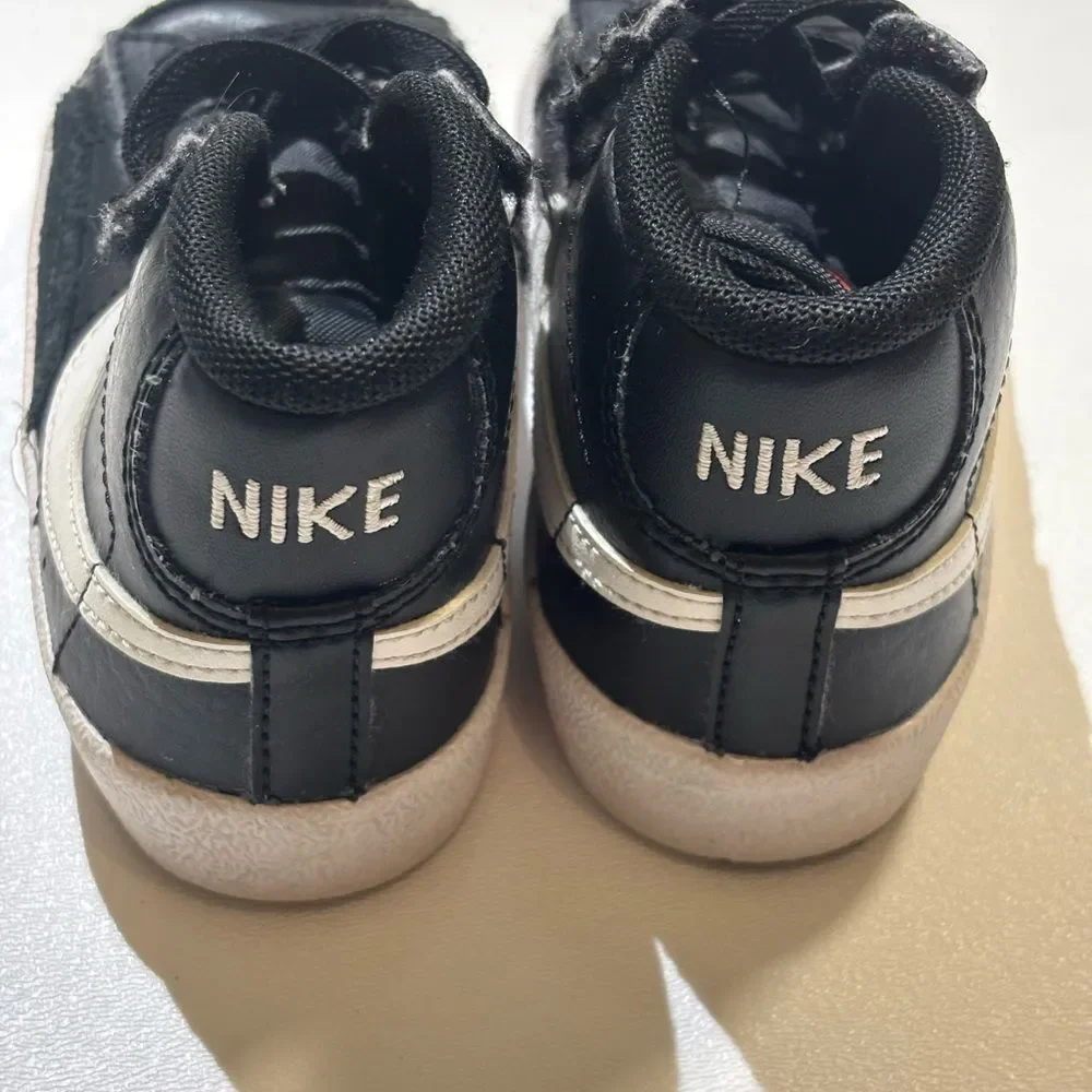 Nike Black Blazer Mid 77  High-Top Sneakers - 7C - Picture 2 of 5